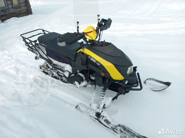 Продам снегоход кронусс тт200