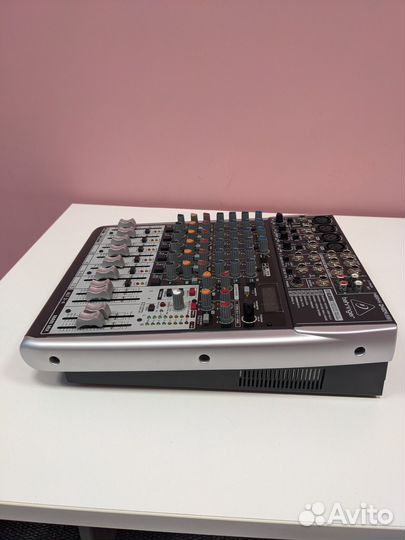 Микшерный пульт behringer xenyx qx1204USB