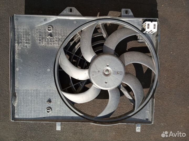 Вентилятор радиатора 9801666680 Peugeot 2008 2014