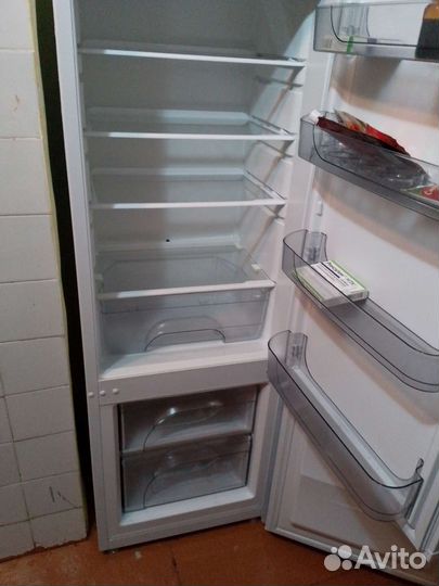 Холодильник бу не работает