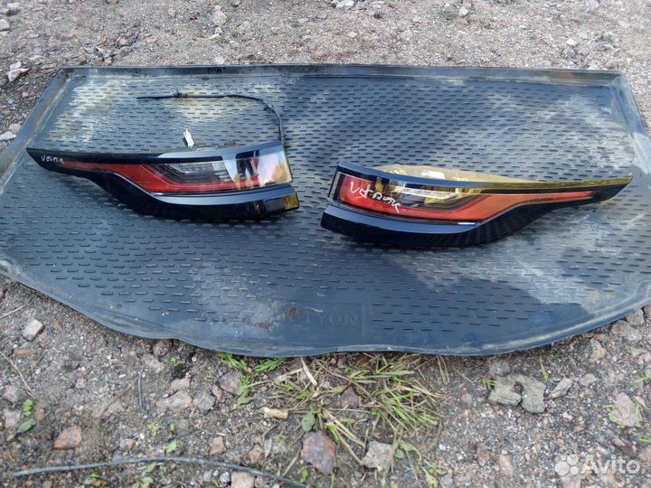 Фонарь задний левый на Рейнж Ровер Велар 2019г