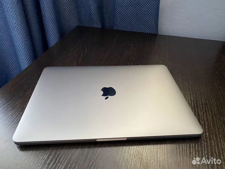 MacBook Pro 13 2019 TB 256GB