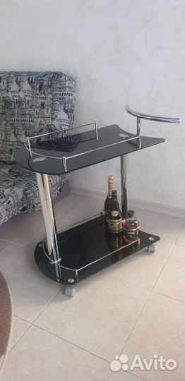 Журнальный столик на колесах