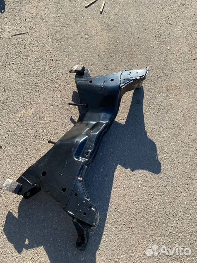 Подрамник Mitsubishi Outlander 1 арт. 11293