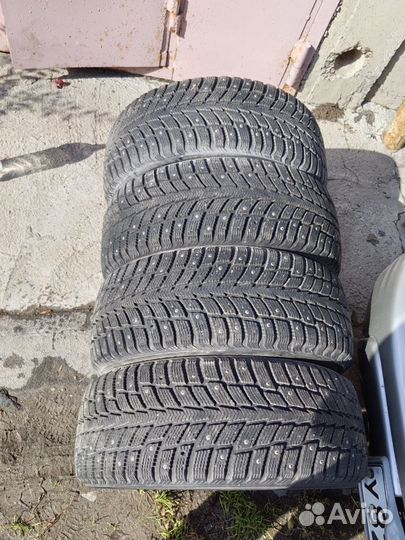 Nokian Tyres Hakkapeliitta 2 235/50 R18