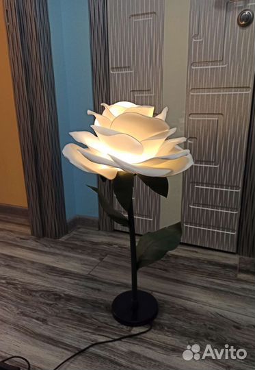 Светильник Роза белая