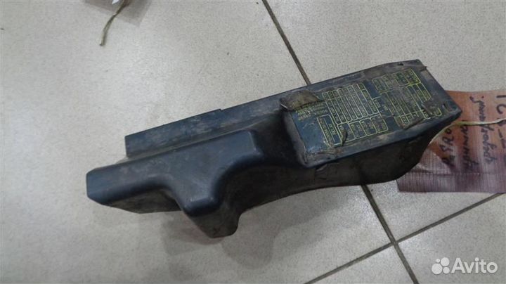 Крышка блока предохранителей Nissan Patrol Y61 19