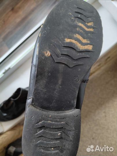 Продаю или меняю Ботинки женские 39 размер