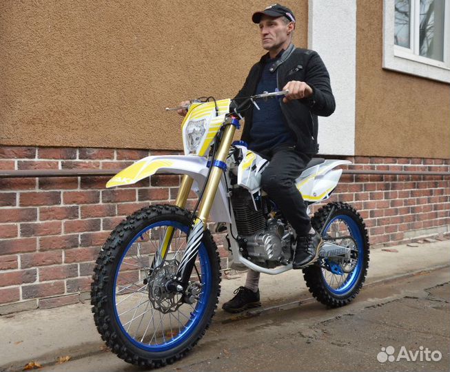 Мотоцикл ataki DR250