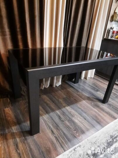 Стол обеденный и стулья