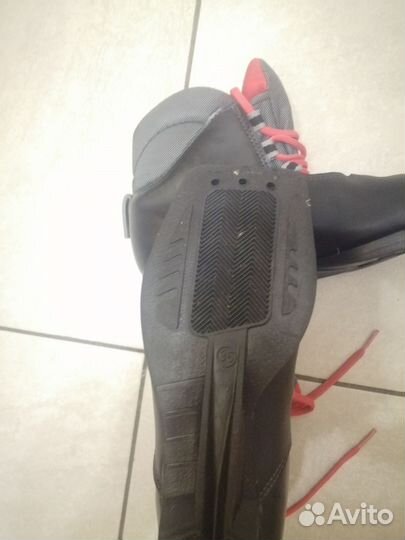 Лыжные ботинки детские р- 35