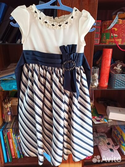 Нарядное платье для утренника для девочки 3-5 лет