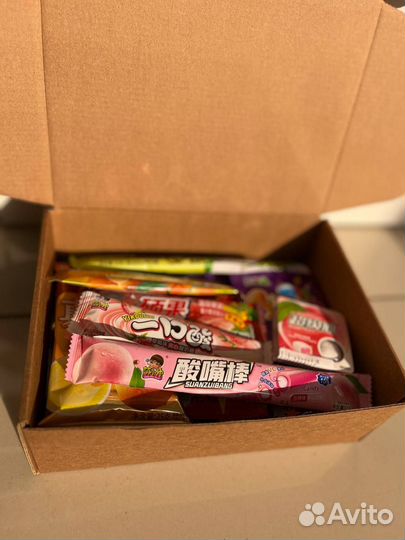 Набор конфет из Европы и Азии в красивой упаковке