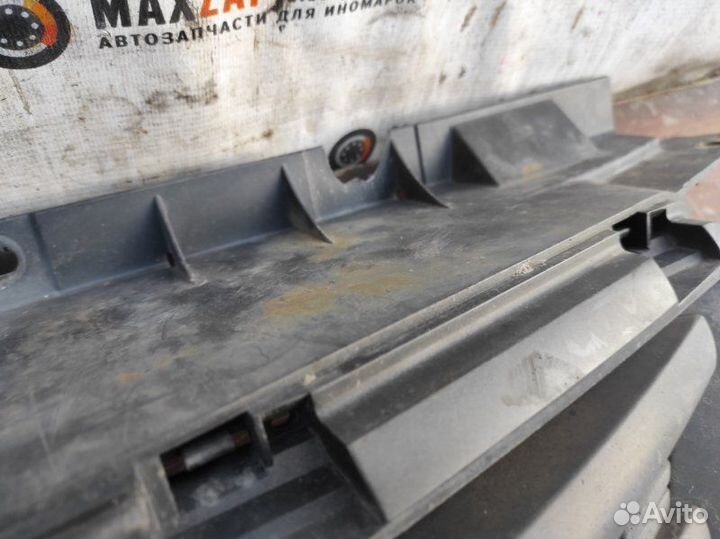 Решетка радиатора Mazda Mpv 2 2.5 1999-2006