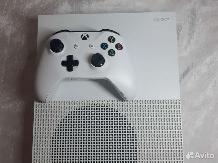 Xbox One s 1tb 2 геймпада+Mortal Kombat11 ultimate