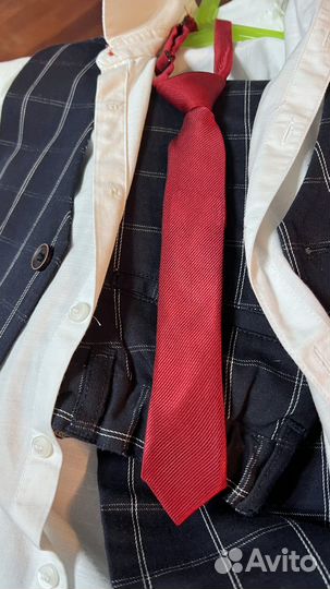 Костюм тройка