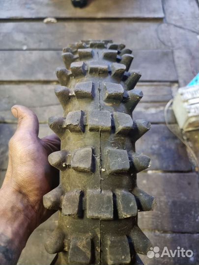 Покрышка на эндуро 18