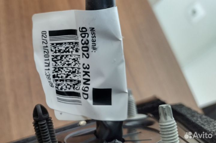 Корпус с зеркалом заднего вида левое Nissan R52