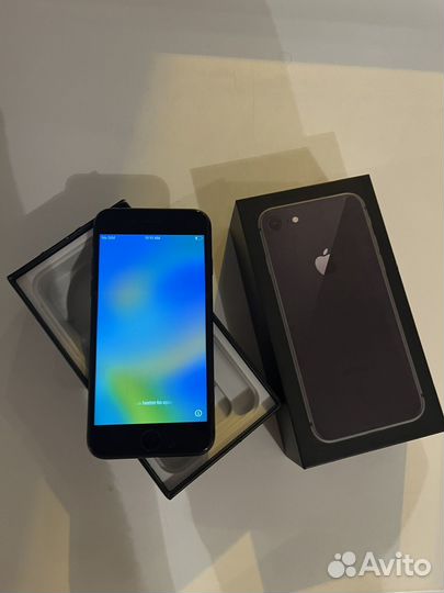iPhone 8, 64 ГБ