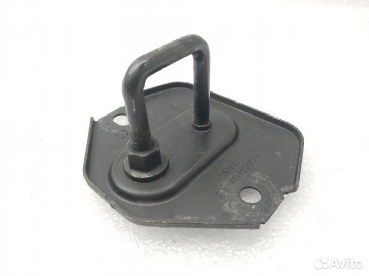 Петля замка капота передняя Land Rover Discovery 5