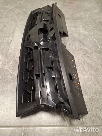 Решетка радиатора Renault Duster 623103564R