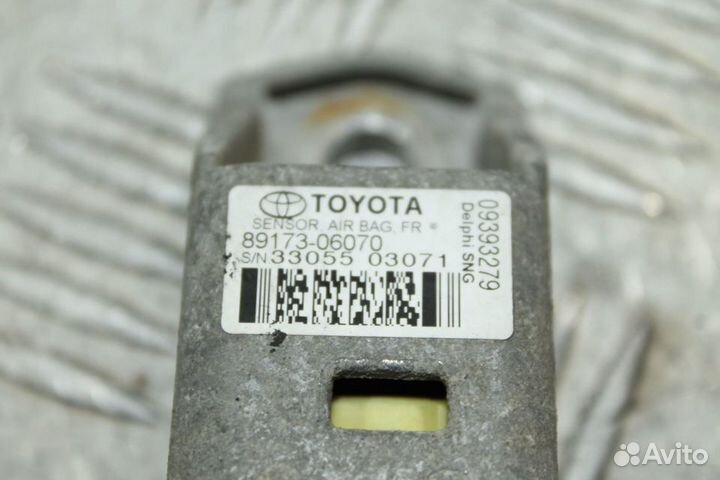 Датчик удара Airbag передний Toyota Camry 30 V30