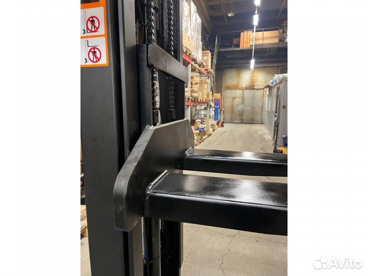 Штабелёр с двигателем CDD1535-WS