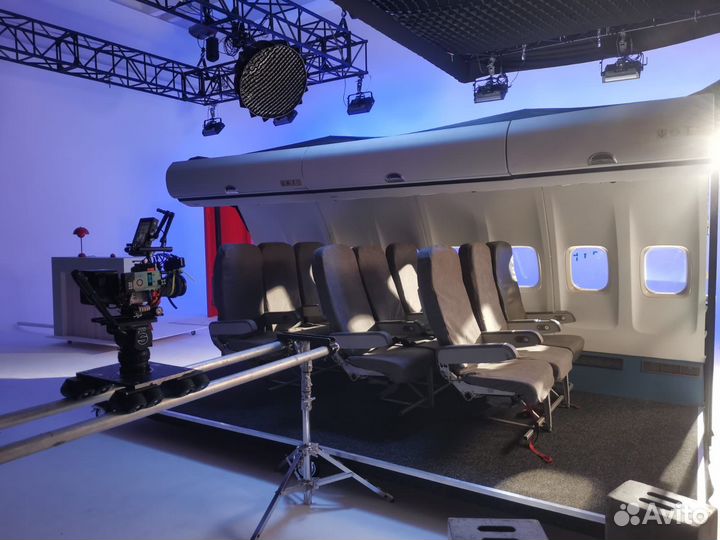 Аренда самолета Boeing 737 киностудия самолет