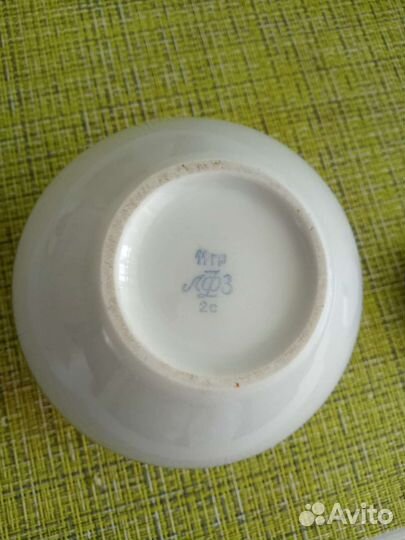 Заварочный чайник и сахарница