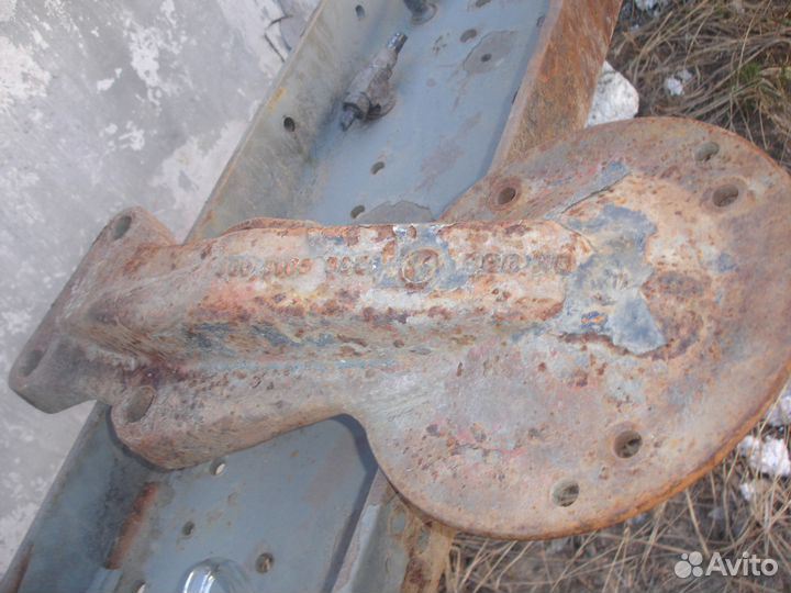 Продам опору пневмоподушки SAF