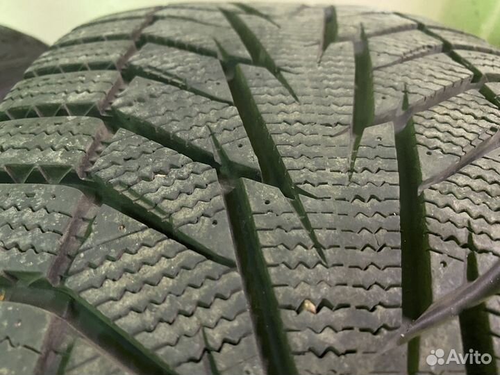 Hankook Winter I'Cept iZ 2 W616 235/55 R17 103T