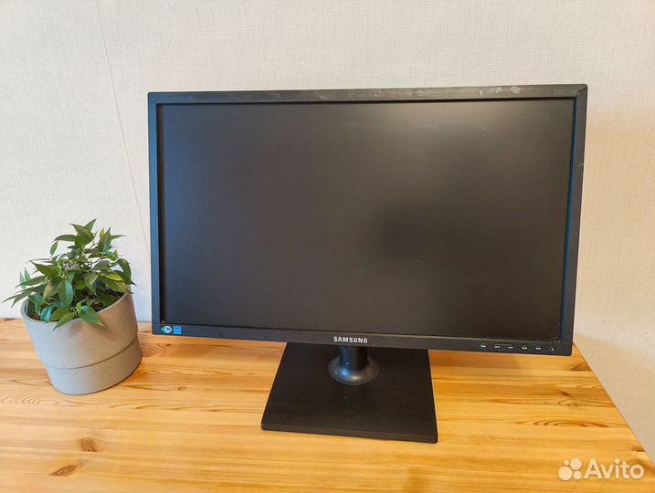 Монитор 22 дюйма FullHD