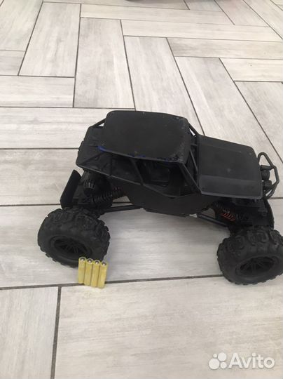 Машина джип на пульте