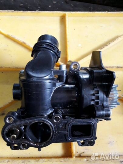 Помпа Audi A4 B8 CDH 2010