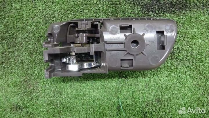 Ручка двери внутренняя правая Toyota Allion ZZT240