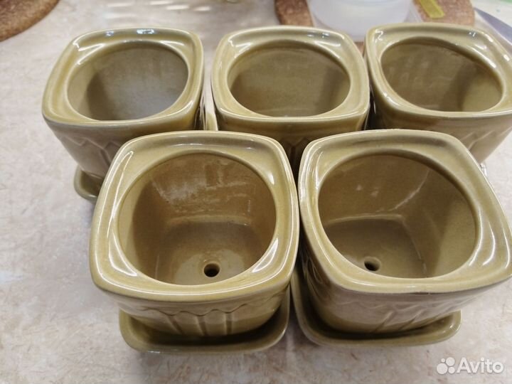 Горшок керамический зеленый для кактусов