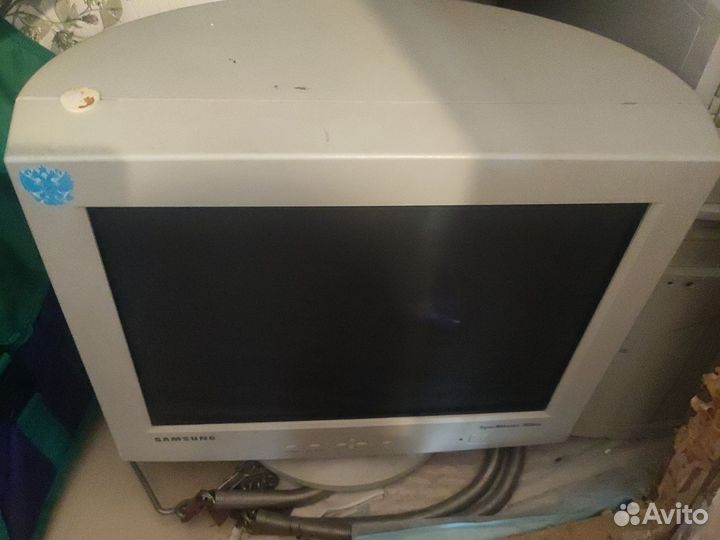 Системный блок и монитор