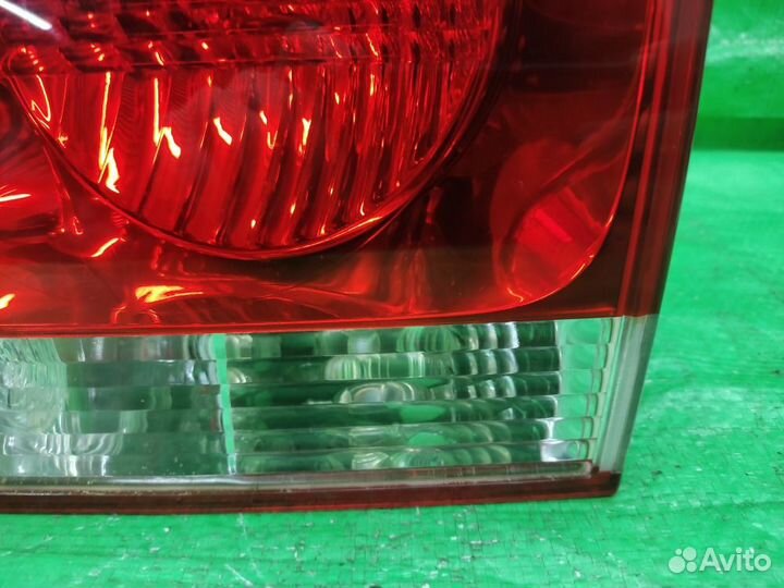 Фонарь правый в крышку багаж. VW Touareg 02-07