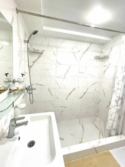 2-к. квартира, 40 м², 1/4 эт.