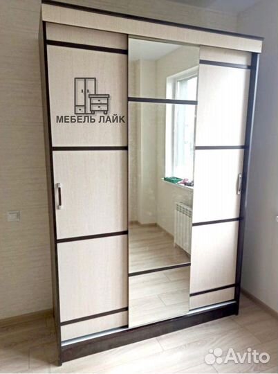 Шкаф с зеркалом