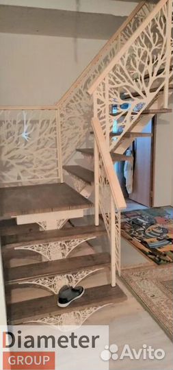 Лестница на каркасе