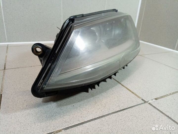Фара левая Volkswagen Jetta 6