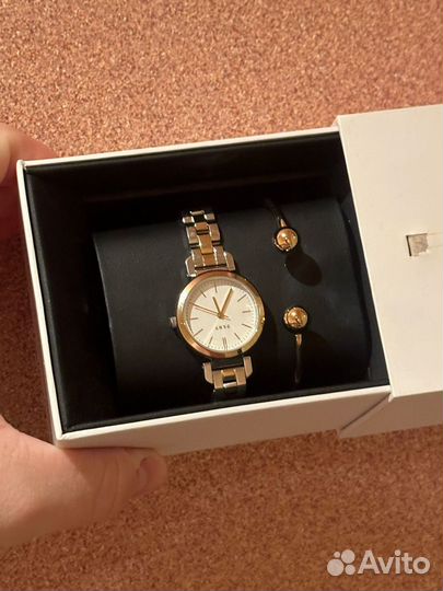 Часы и браслет женские