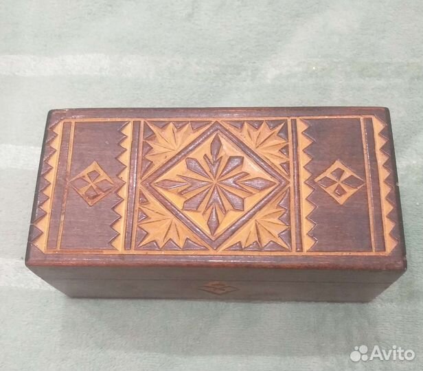 Шкатулка для украшений деревянная резная