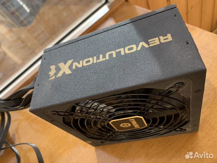 Блок питания Enermax Revolution XT II 750W Gold