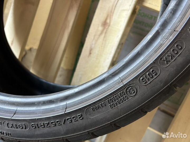 Michelin Pilot Super Sport 235/35 R19 и 295/30 R19 91Y