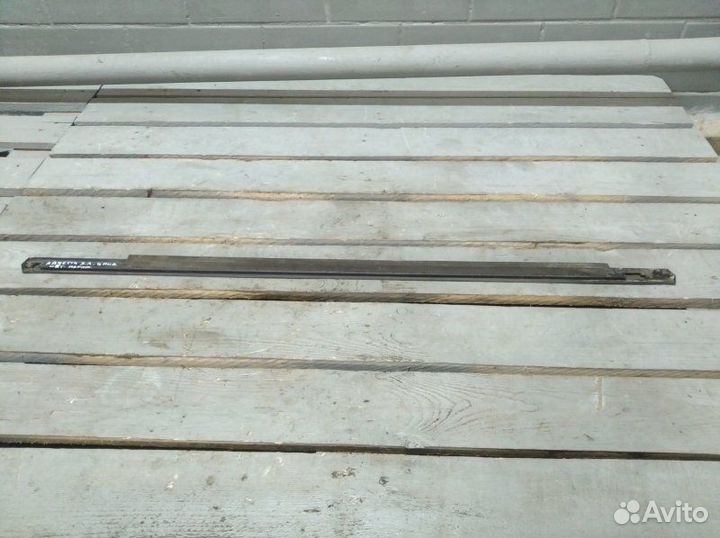 Уплотнитель стекла двери задний левый Chevrolet