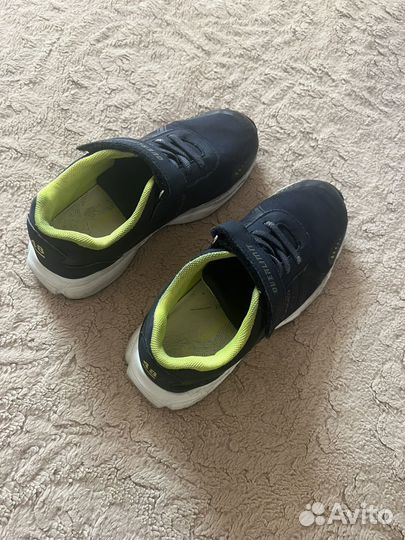 Кроссовки детские
