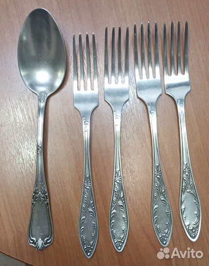 Ложка и 4 Вилки
