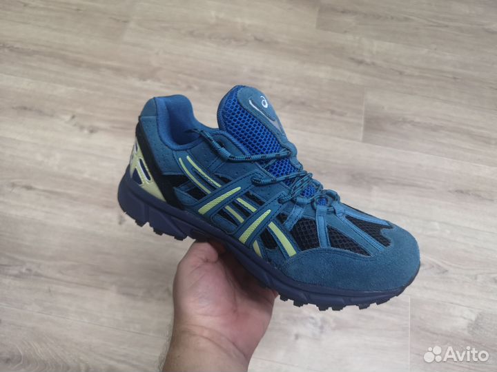 Кроссовки Asics